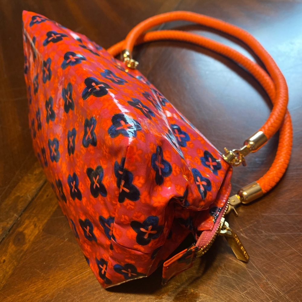 Tory Burch Red-Orange Floral Crossbody Wristlet with Navy Accents - Picture 6 of 16